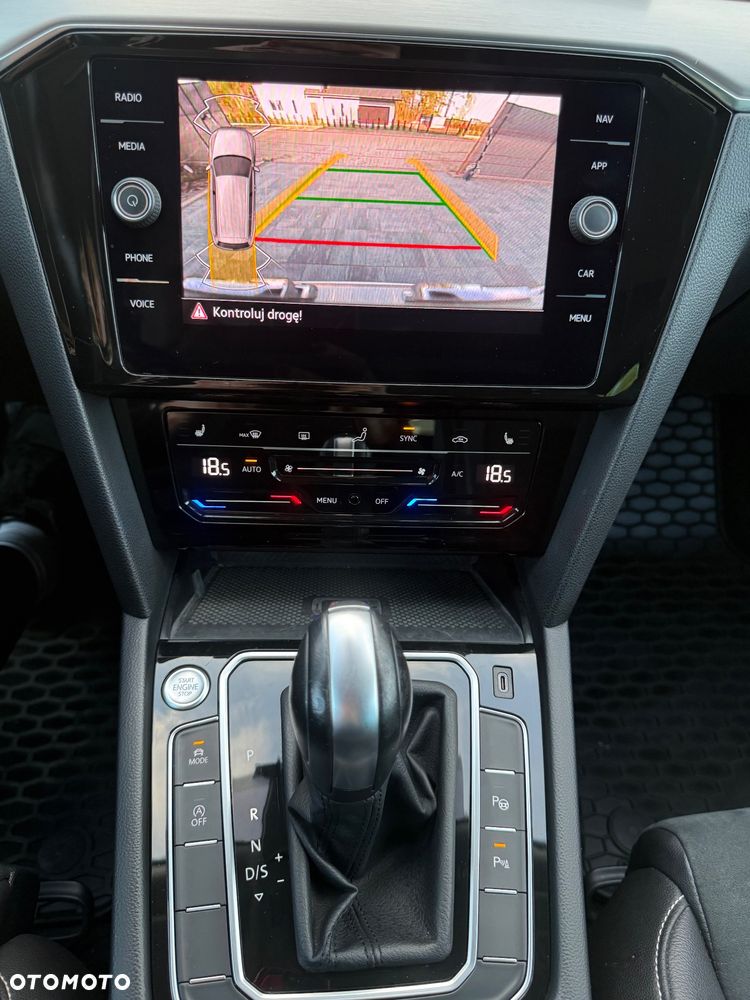 Volkswagen Passat 2.0 TDI SCR DSG Elegance - 13
