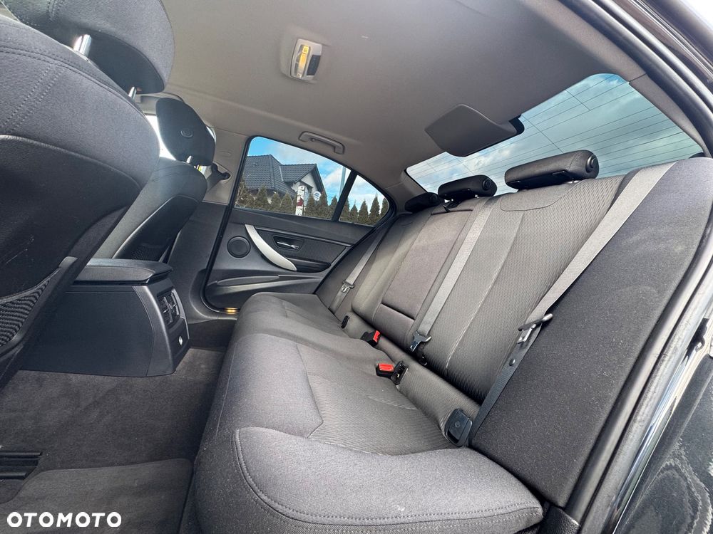 BMW Seria 3 316i M Sport - 17