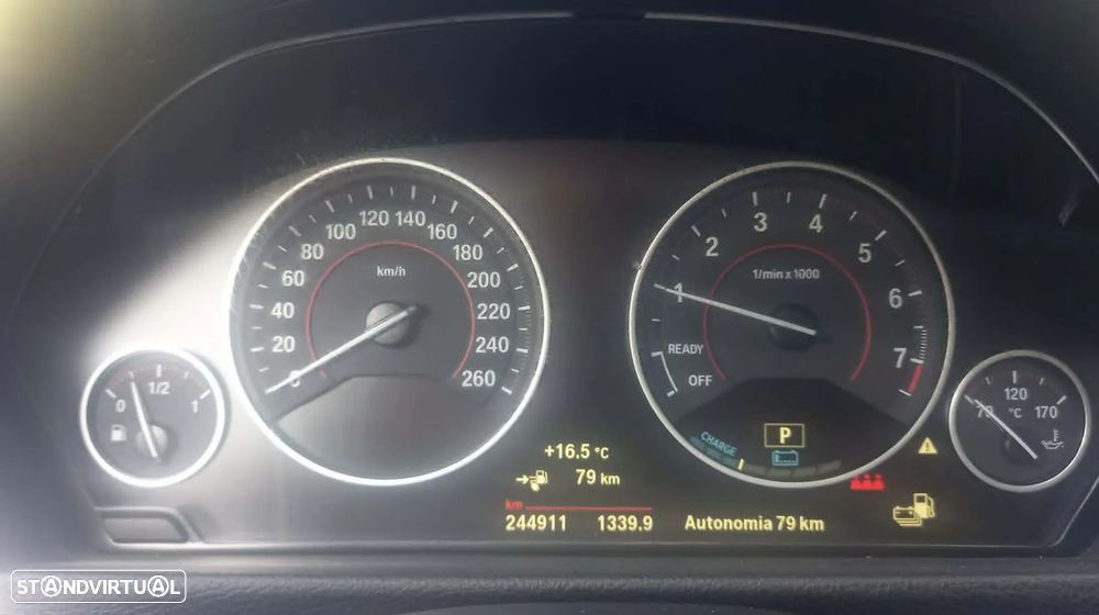 BMW 330 e iPerformance - 25