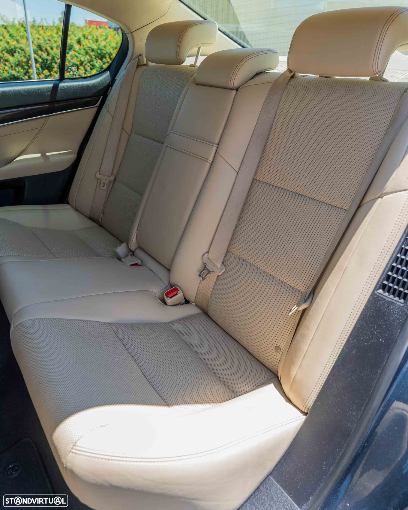Lexus GS 300h - 10