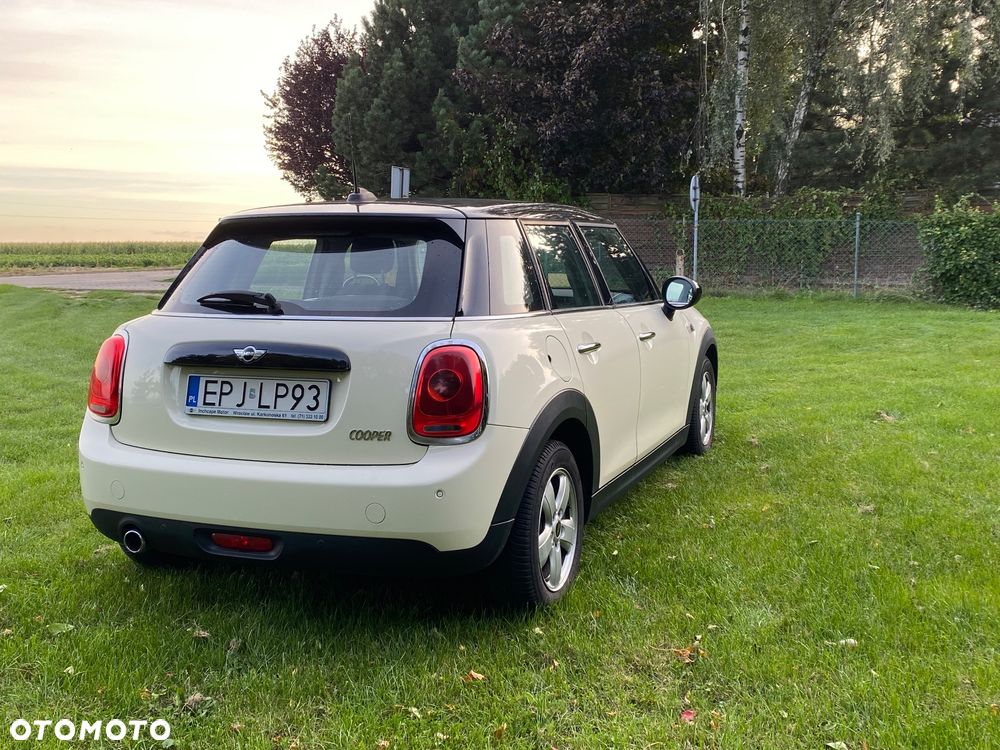 MINI Cooper Standard - 5