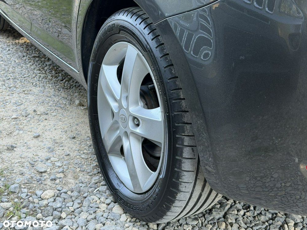 Kia Ceed - 9