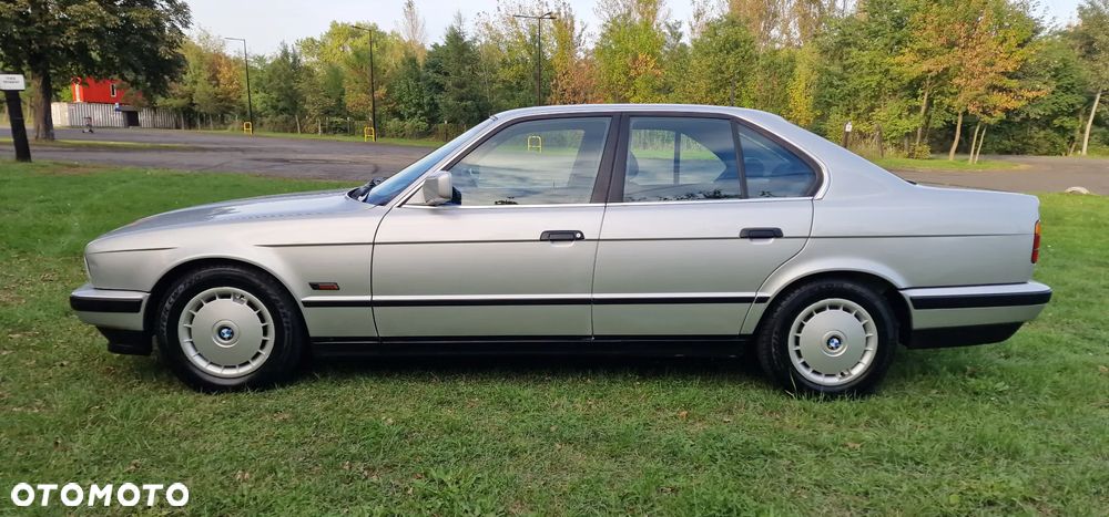 BMW Seria 5 520i - 4