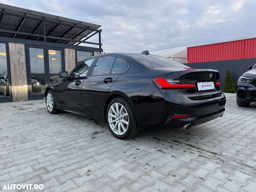 BMW Seria 3 330d Aut. Sport Line - 11