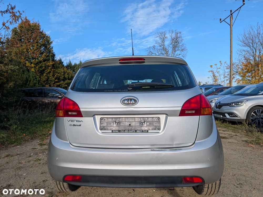 Kia Venga 2012 photo 5