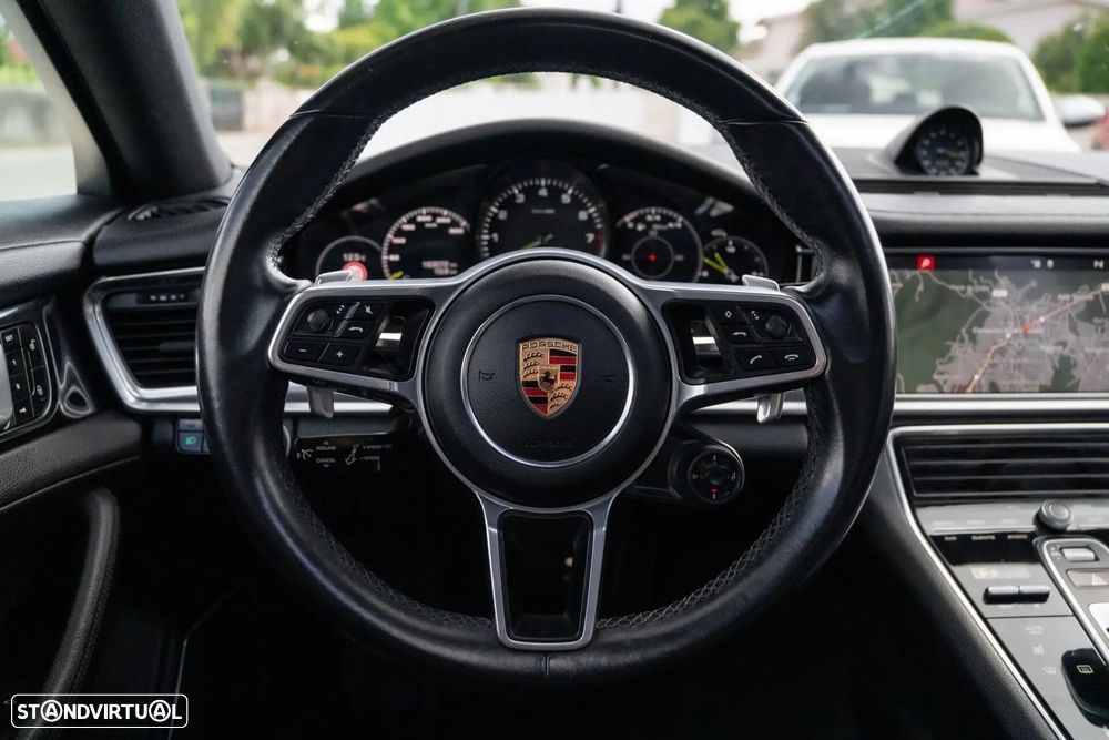 Porsche Panamera Sport Turismo 4 E-Hybrid Platinum Edition - 24