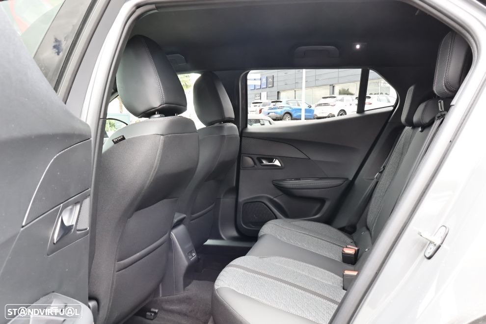 Peugeot e-2008 54 kWh Allure - 19