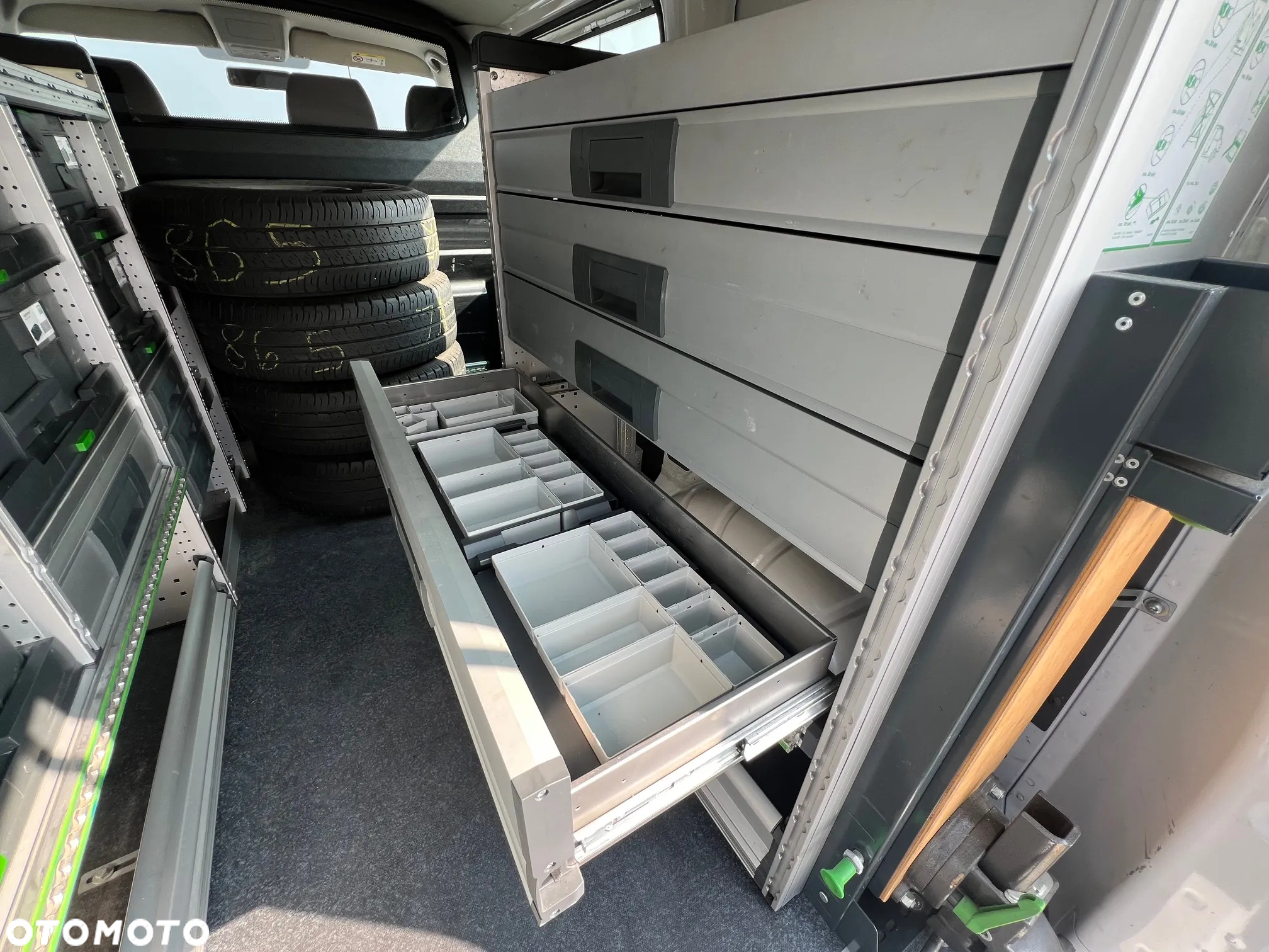 Volkswagen Transporter - 30
