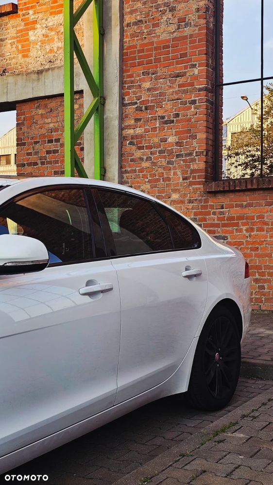 Jaguar XF 2.0 T Prestige - 1