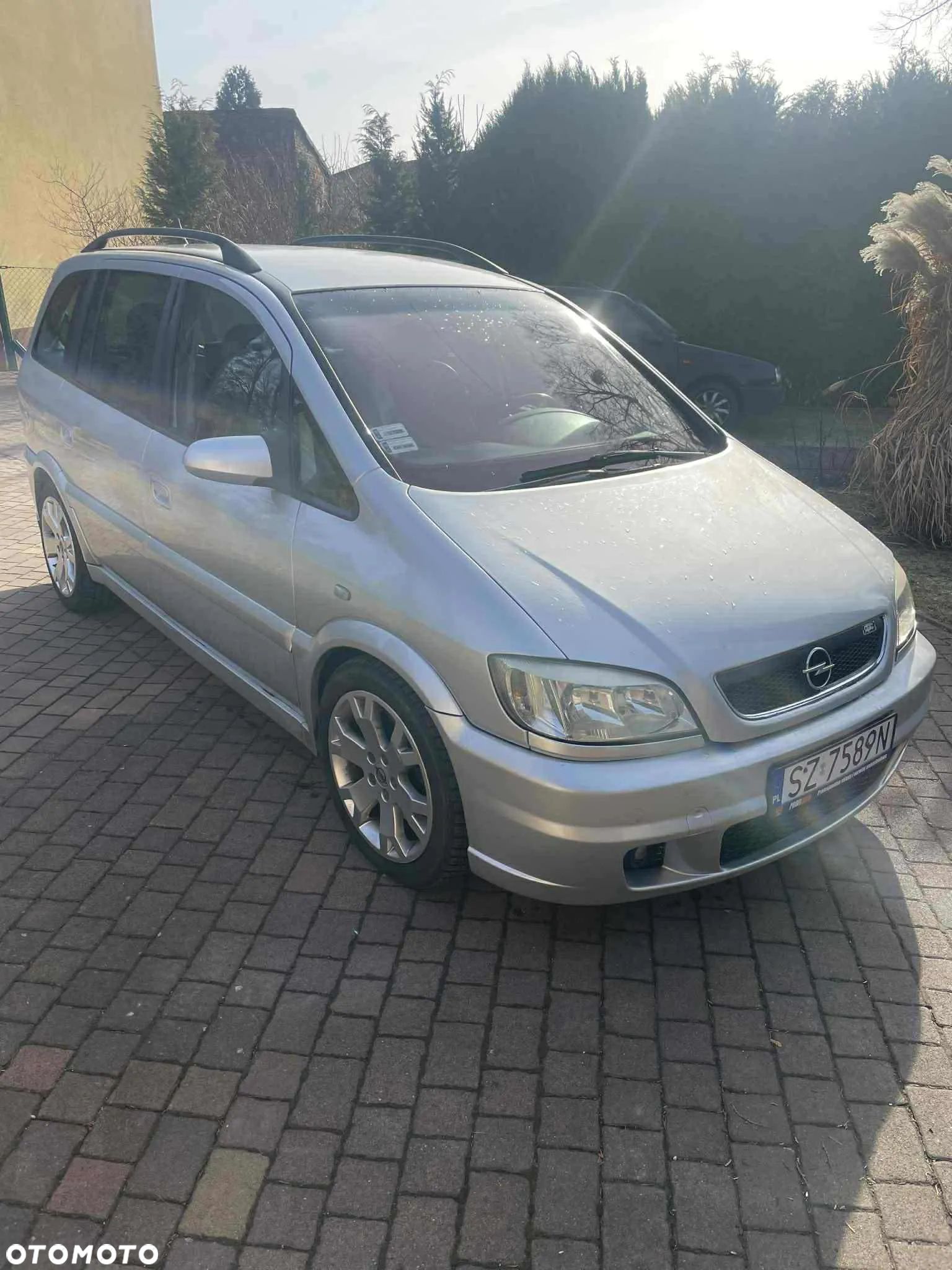 Opel Zafira 2.0 OPC - 1