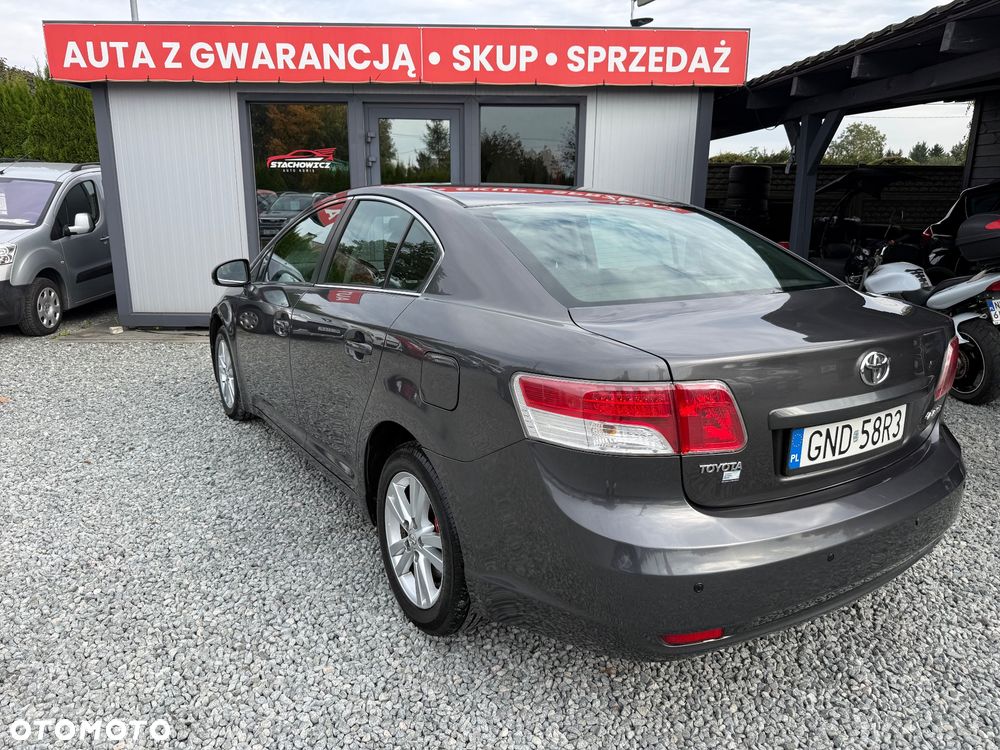 Toyota Avensis - 2