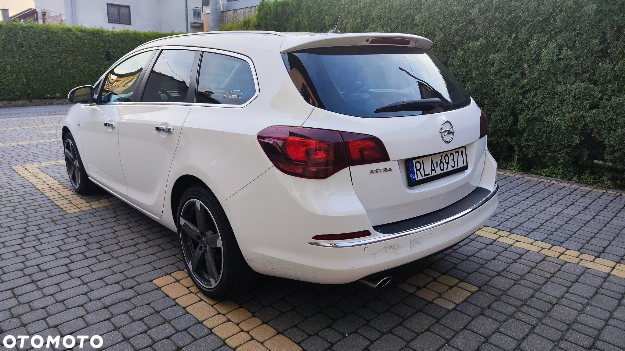 Opel Astra GTC 1.4 Turbo - 10