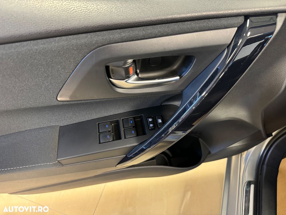 Toyota Auris 1.8 VVT-i Hybrid Automatik Touring Sports Team Deutschland - 19