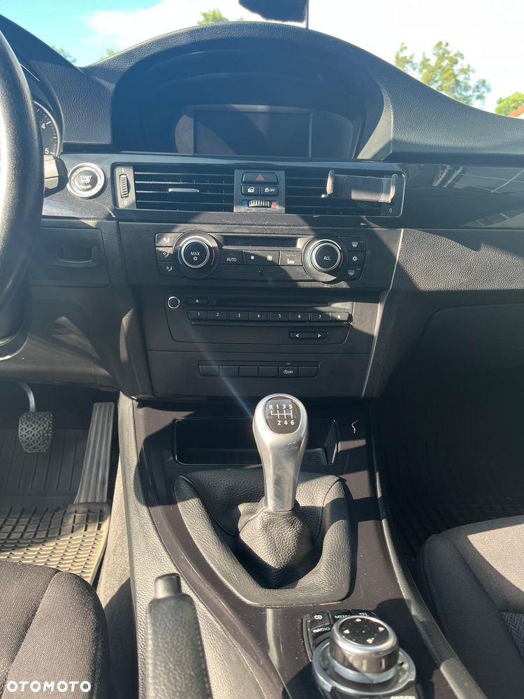 BMW Seria 3 318d - 13
