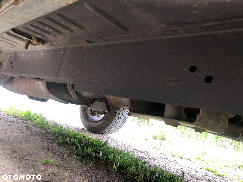 Jeep Cherokee - 19