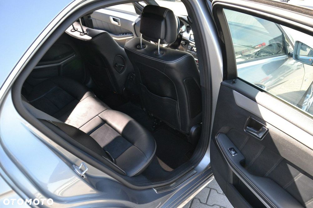 Mercedes-Benz Klasa E - 27