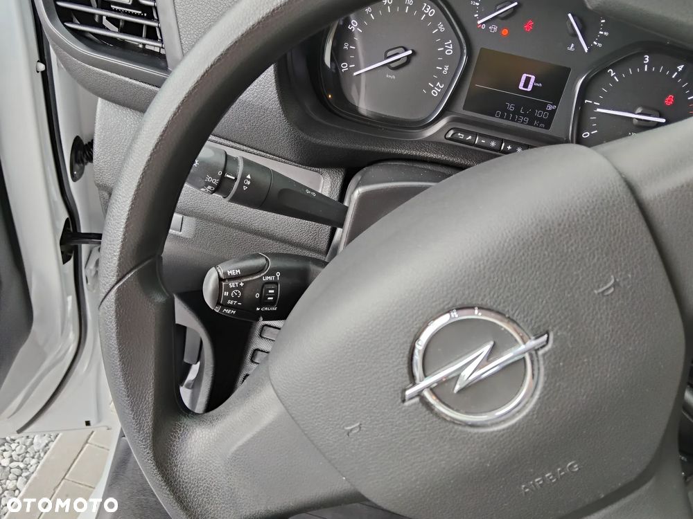 Opel Vivaro - 13