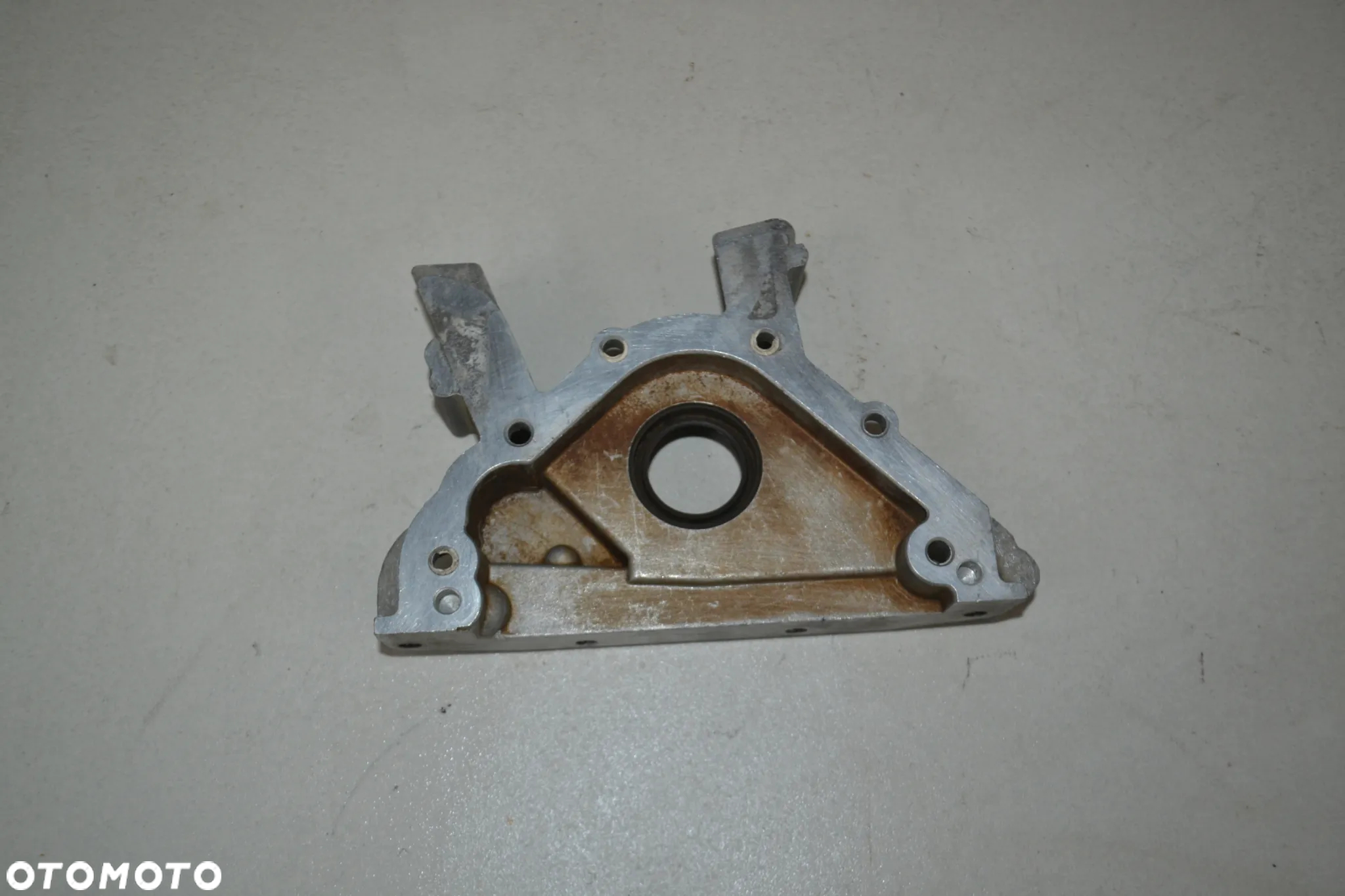 VW AUDI SEAT SKODA OSŁONA OBUDOWA ROZRZĄDU USZCZELNIACZ WAŁU 038103153A - 2