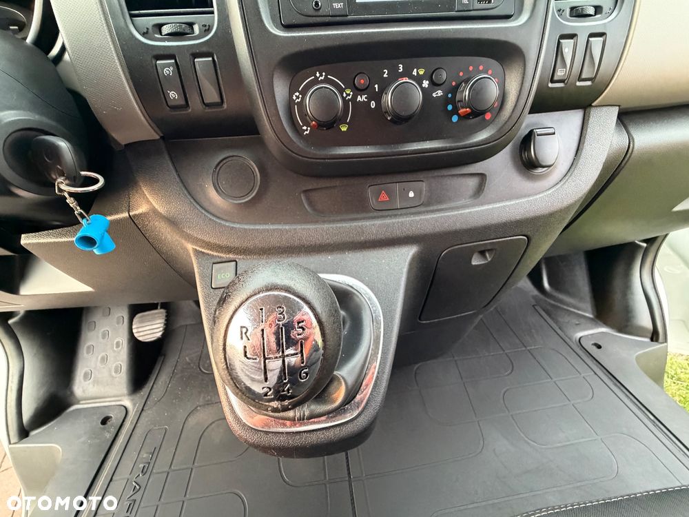 Renault Trafic - 26