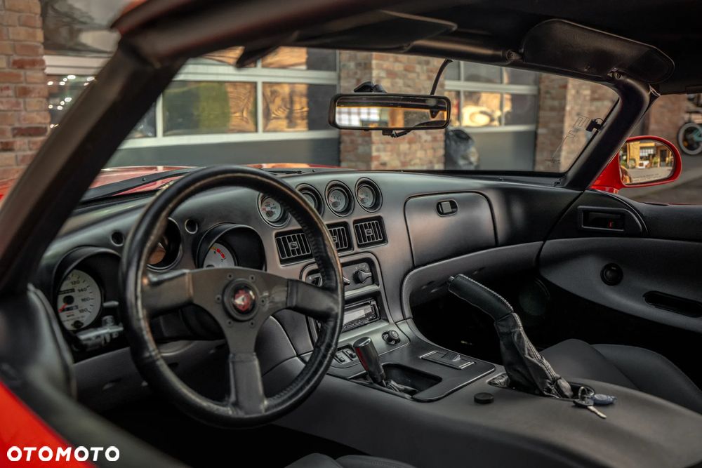 Dodge Viper - 8