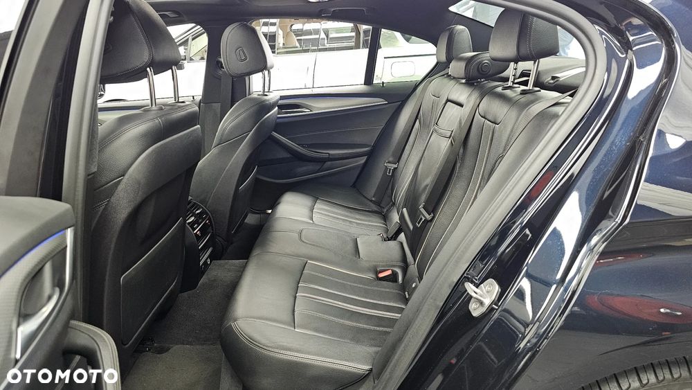 BMW Seria 5 530i xDrive M Sport Edition - 11