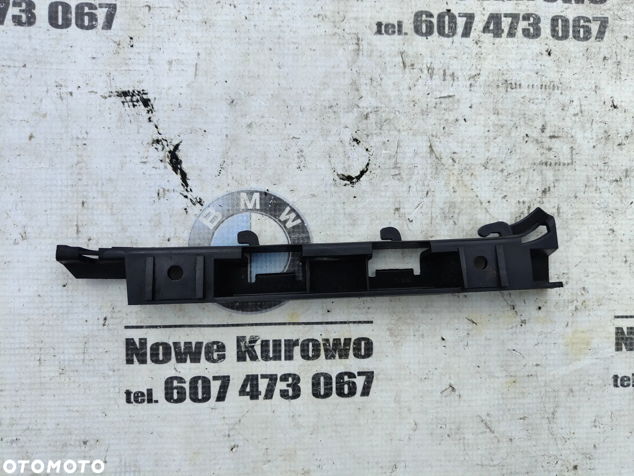 BMW E65 E66 Ślizg zderzaka przedniego lewy 8223247 - 3