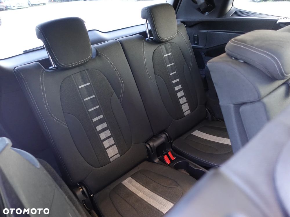 BMW Seria 2 218i Sport Line - 7
