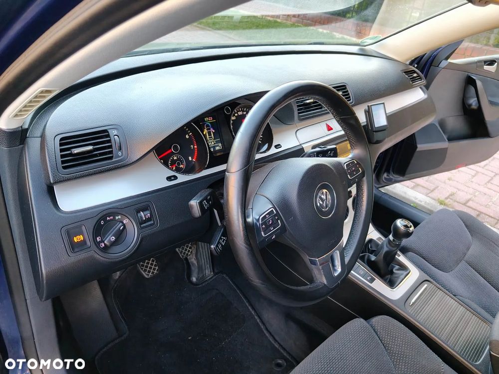 Volkswagen Passat 2.0 TSI Comfortline - 22