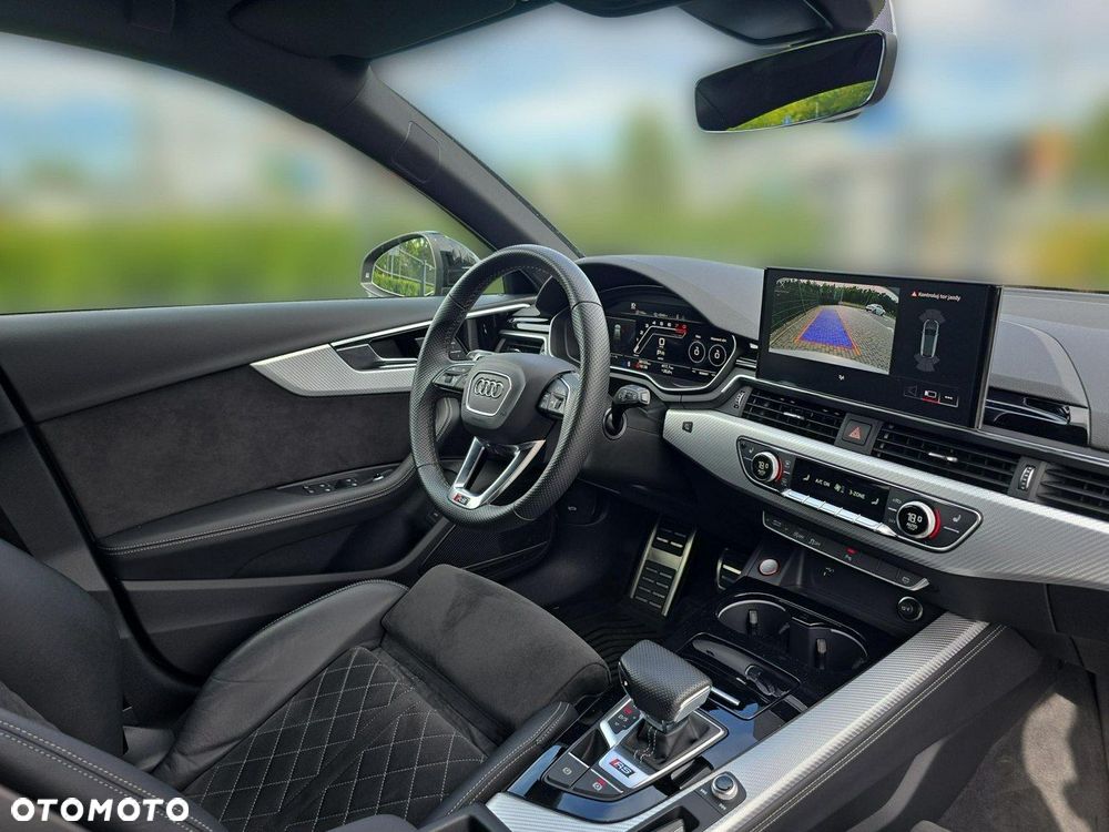 Audi RS4 Limousine - 9