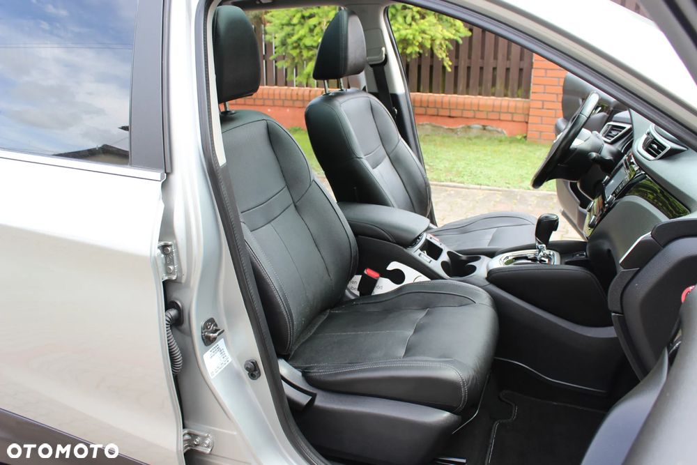 Nissan Qashqai 1.6 DCi Xtronic TEKNA - 17