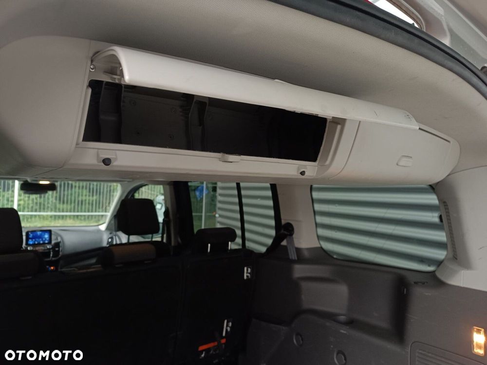 Ford Tourneo Connect Grand - 34