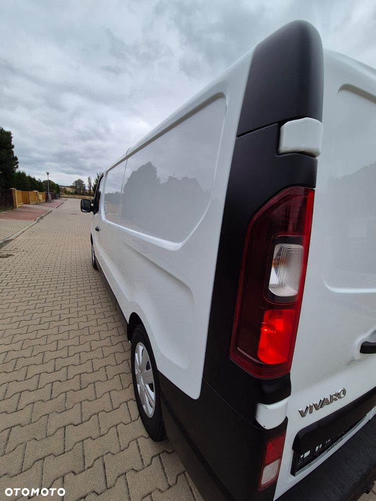 Opel Vivaro 2017r LONG 180tys km webasto super stan - 9