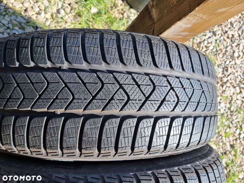 OPONY PIRELLI SOTTOZERO 3 SEAL INSIDE 215/55R17 94H 2020r,2x7mm bdb stan - 2