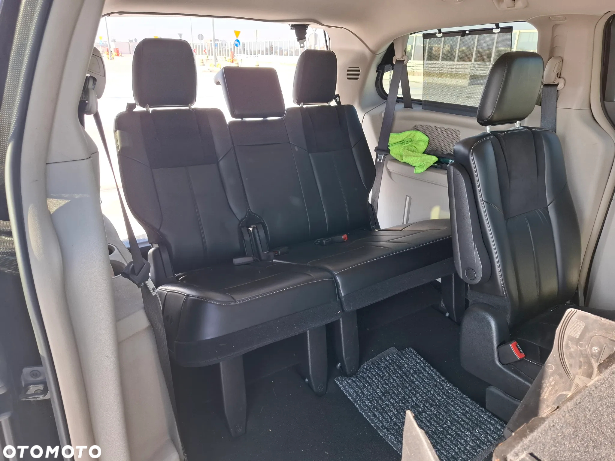 Chrysler Town & Country 3.6 Limited - 8
