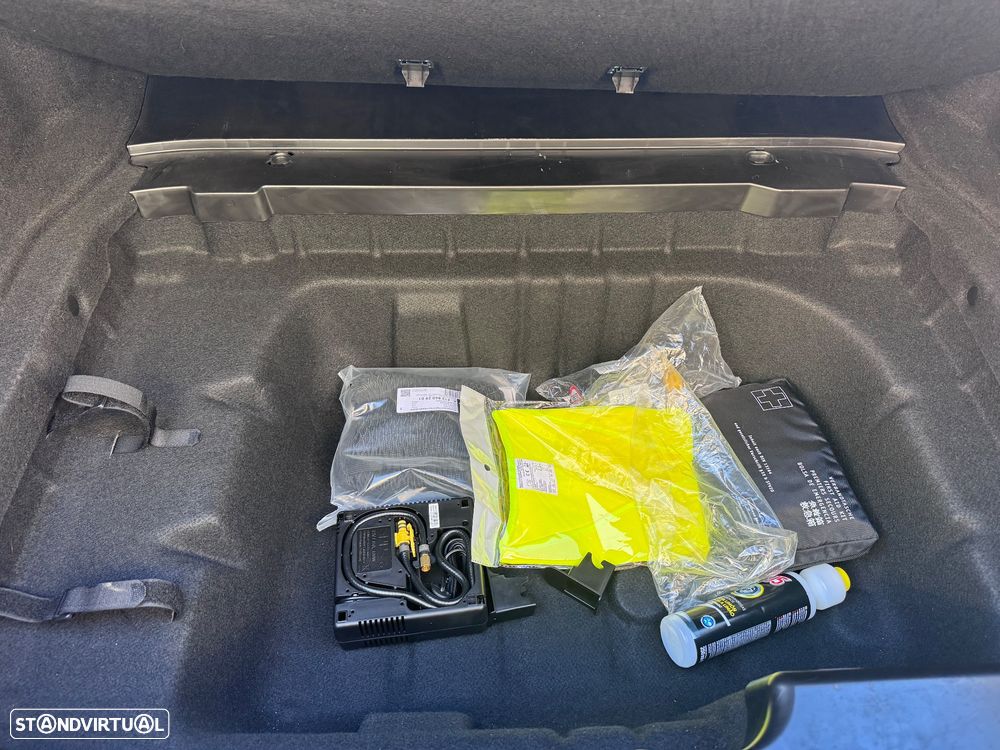 Mercedes-Benz E 220 d AMG Line - 14