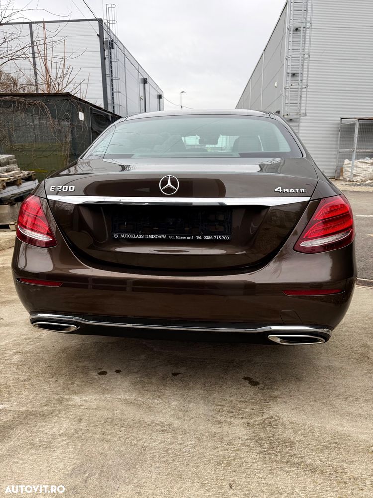 Mercedes-Benz E 200 4MATIC Aut. - 5