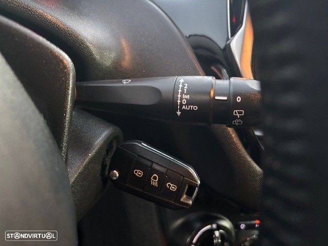 Peugeot 208 1.4 HDi SE Style - 16