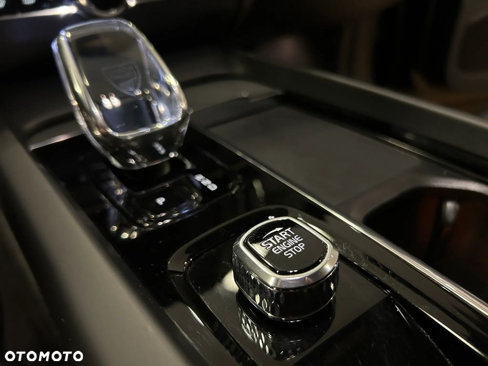 Volvo XC 60 B4 B Plus Dark - 30