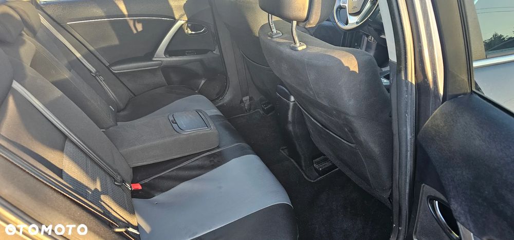 Toyota Avensis 1.8 Active - 6