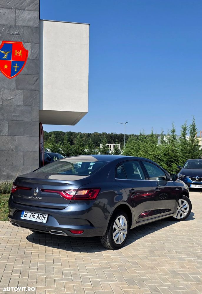 Renault Megane TCe 140 EDC GPF Zen - 11