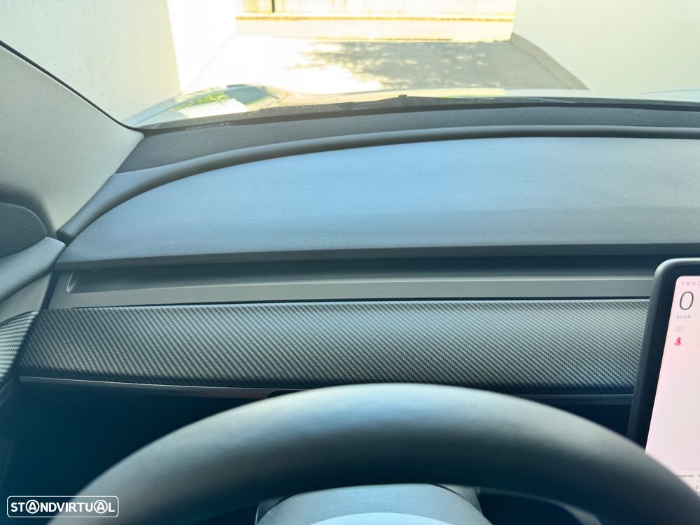 Tesla Model 3 - 4