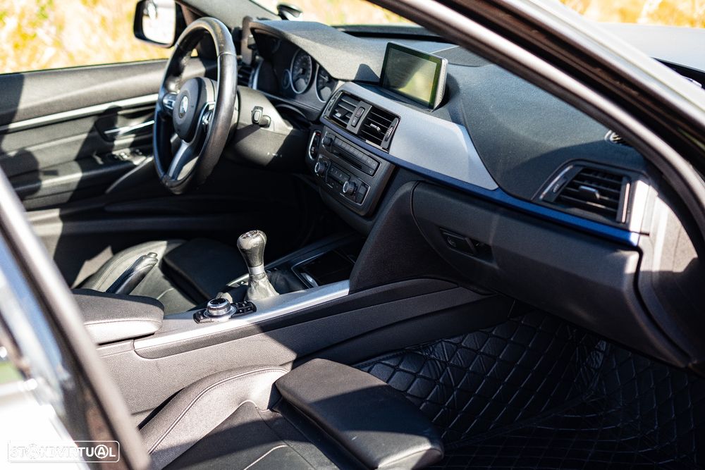 BMW 328 i Pack M - 23