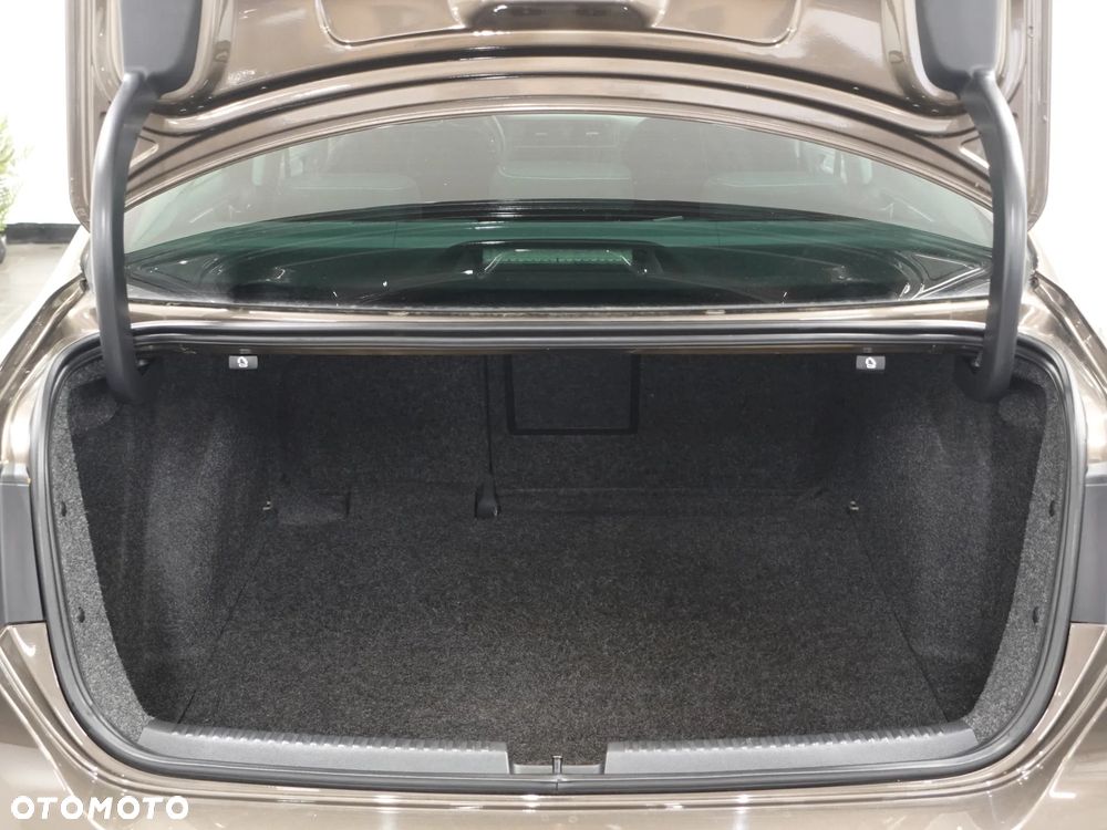 Volkswagen Jetta 1.4 TSI DSG Match - 23