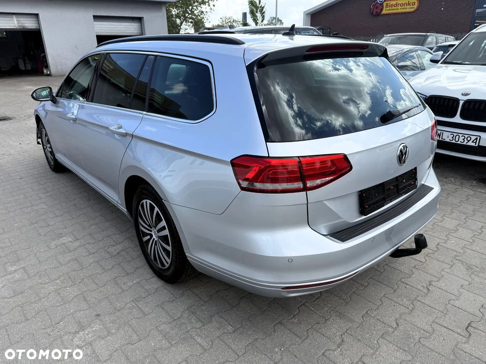 Volkswagen Passat 2.0 TDI SCR DSG Comfortline - 1