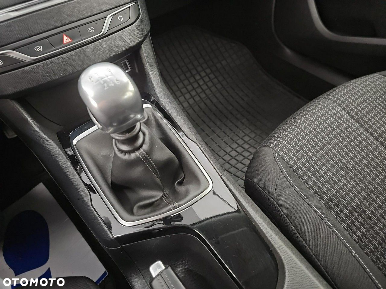 Peugeot 308 - 16