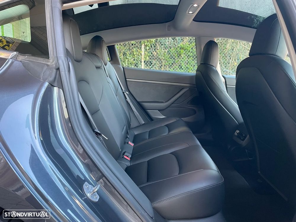 Tesla Model 3 RWD - 27