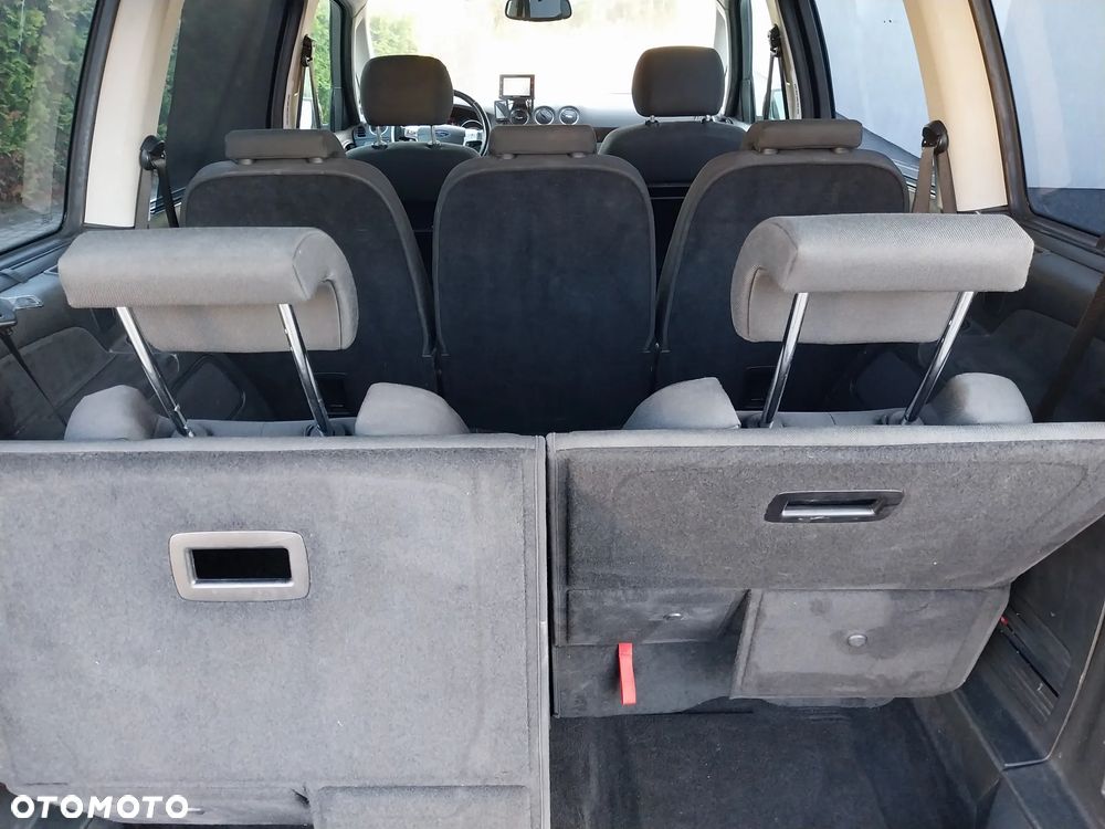 Ford Galaxy 2.0 TDCi Ghia - 11