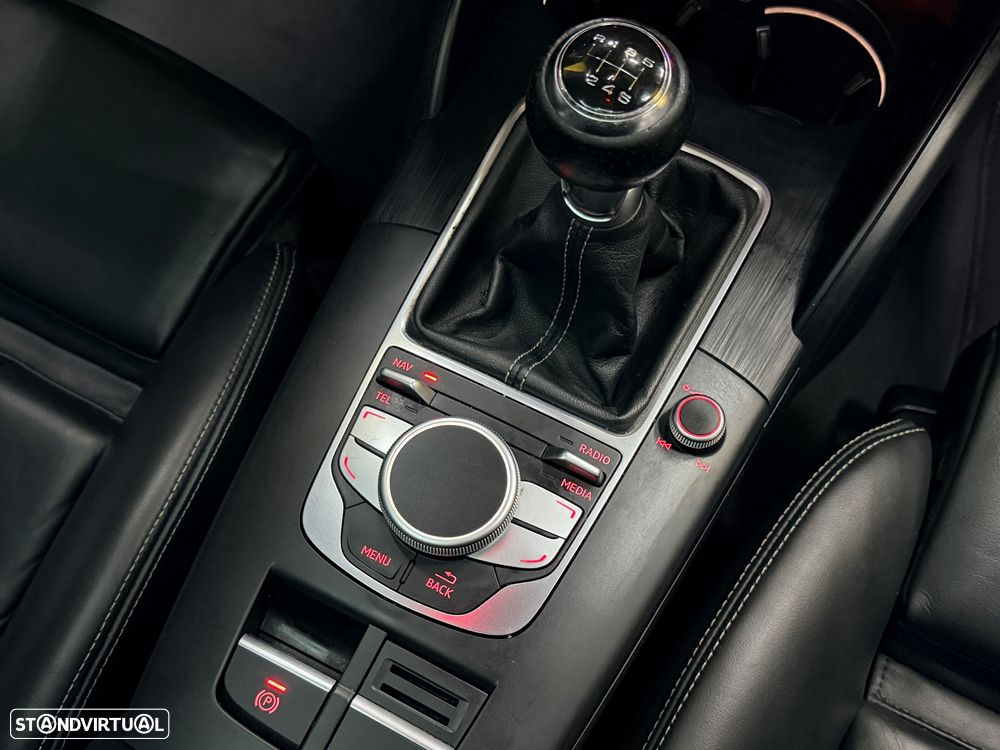 Audi A3 Sportback 2.0 TDI S-line - 32