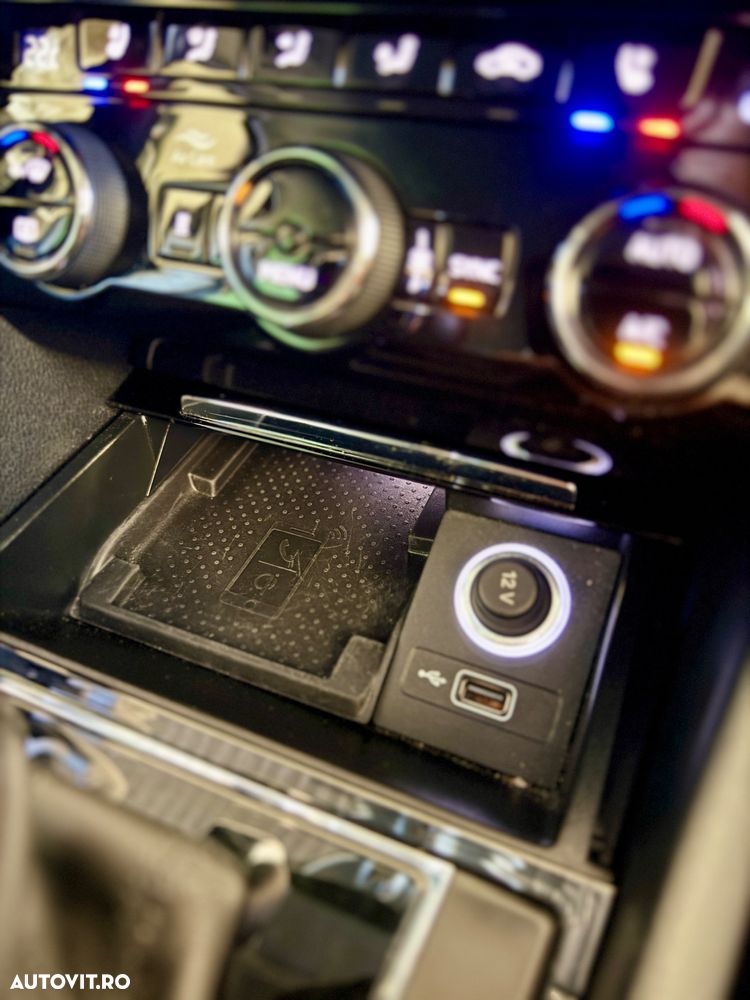 Skoda Superb 2.0 TDI DSG Premium Edition - 14