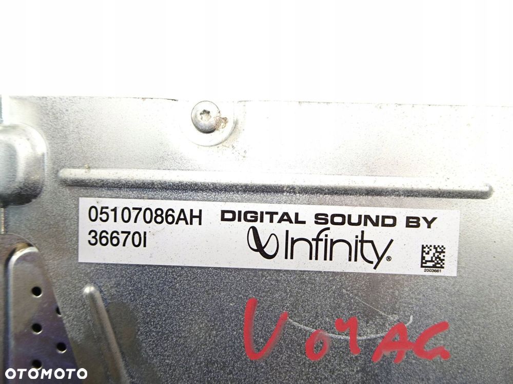 wzmacniacz audio chrysler grand voyager v - 7